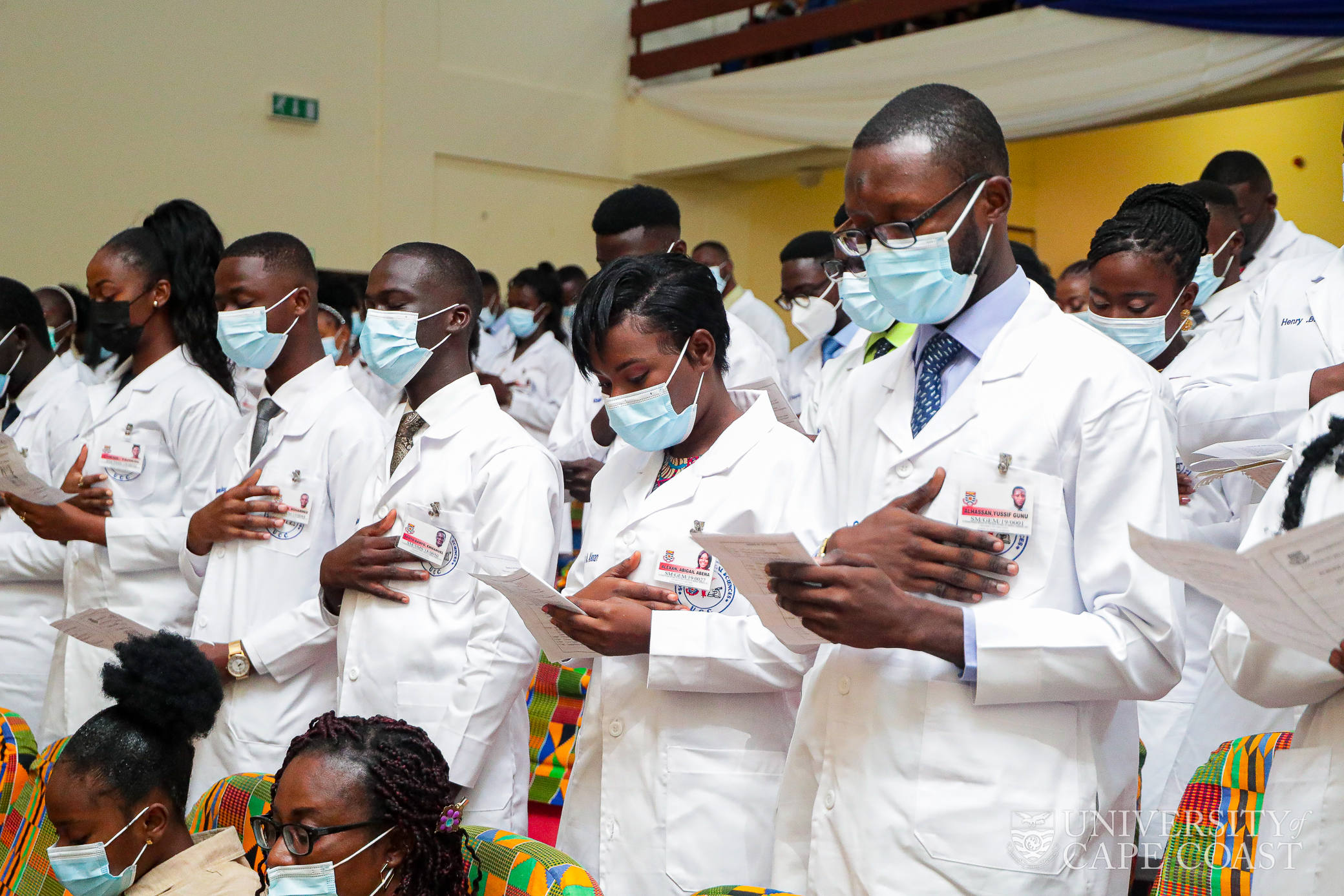 Medical stuedents swearing the Hippocratic Oath