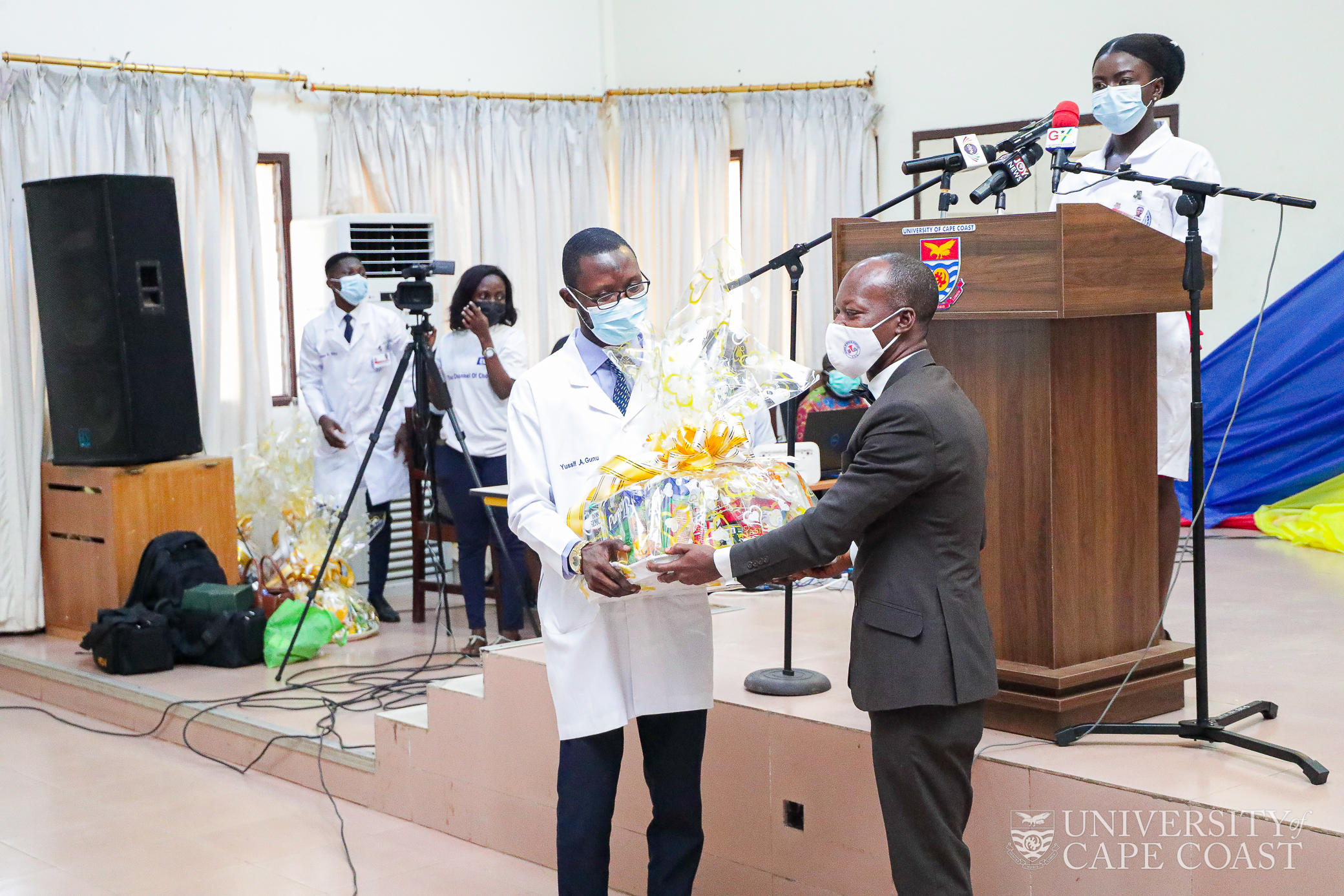 Students showing appreciation to supporting staff.