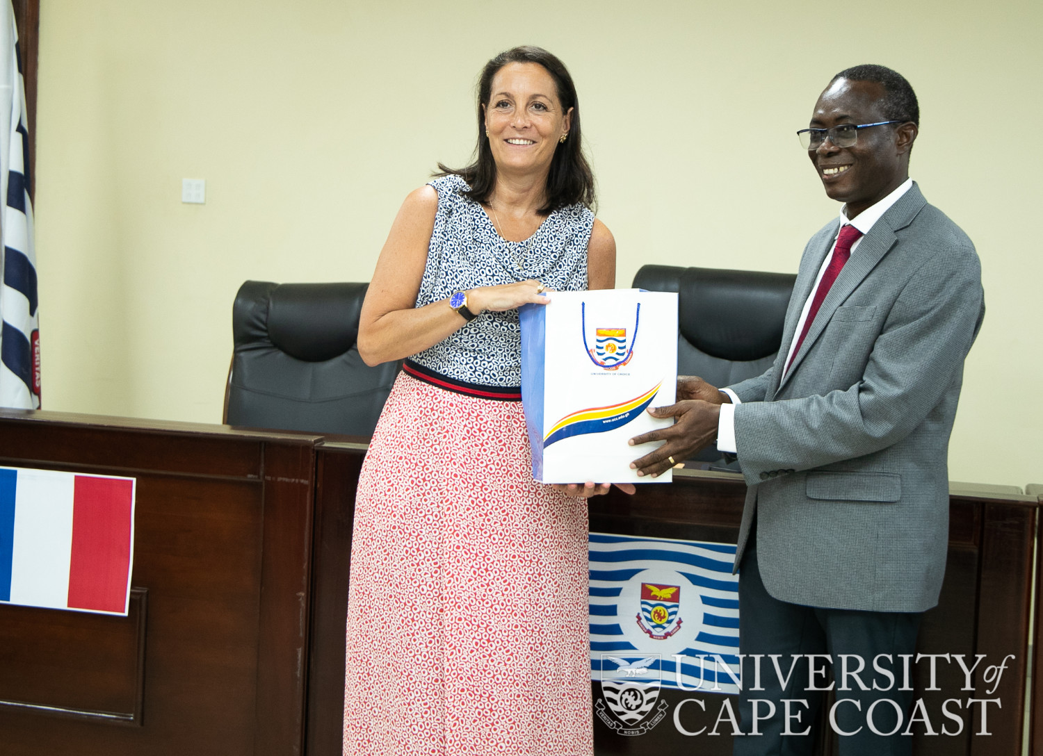 H.E. Avé receiving some souvenirs from the VC, Prof. Boampong