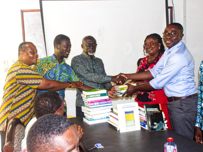 REACT Humanitarian Network, a UK based Non-Governmental Organisation (NGO), has presenting books to the School of Economics REACT Humanitarian Networkpresenting books to the School of Economics