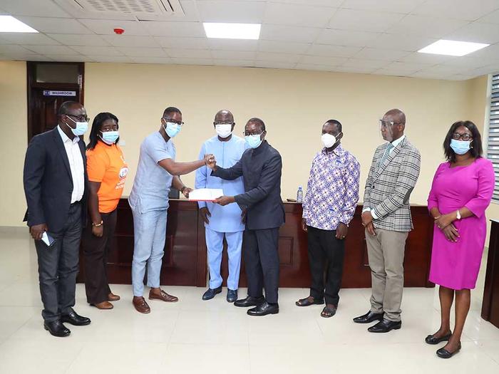 Presentation of the signed MoU 