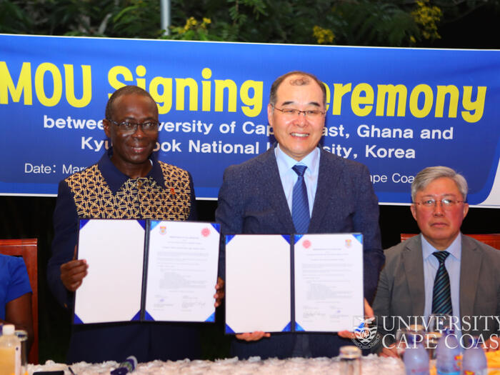 Vice-Chancellor with Dr. Byung-Wook Yun, the Director of International Research and Development, Kyu