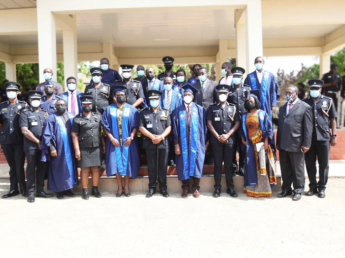 Matriculants and the dignitaries in a group photo